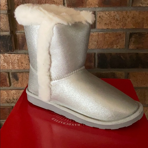 True Craft Youth Silver Boots NIB Sz 5 - Picture 2 of 7